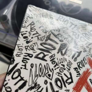 Paramore - Riot Dents